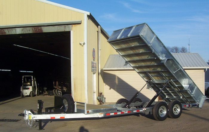 car trailer with dump platform